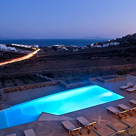 Hotel Niriides Homes & 4*